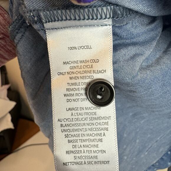 Beach Lunch Lounge Blouse Size Small Blue Denim Tulip Back Roll Tab Sleeves Star - Picture 7 of 9